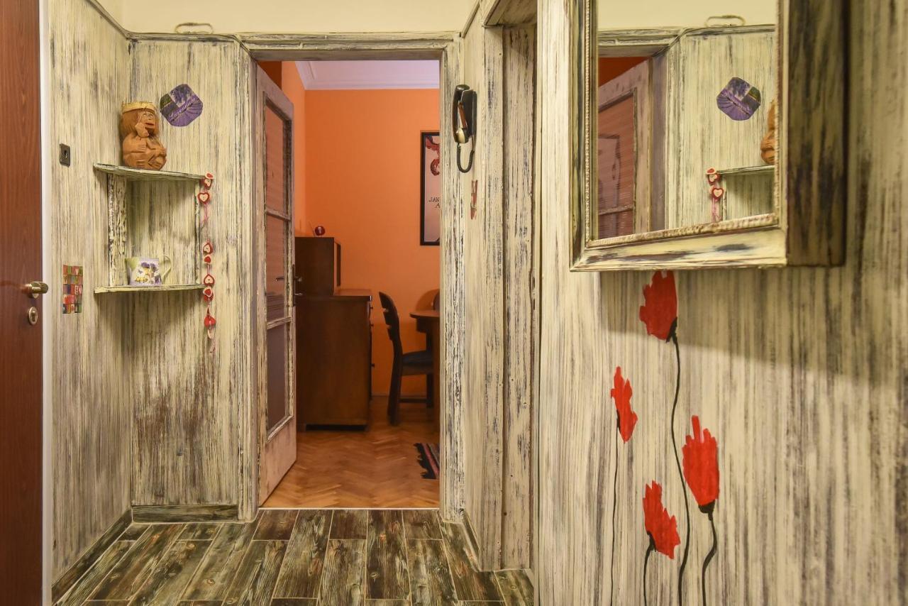 Vintage Spot - Colorful One-Bedroom Apartment By Flat Mаnager Sofya Dış mekan fotoğraf